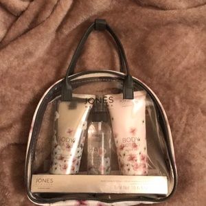 JONES OF NEW YORK Signature bath price firm 🌷💕🌷